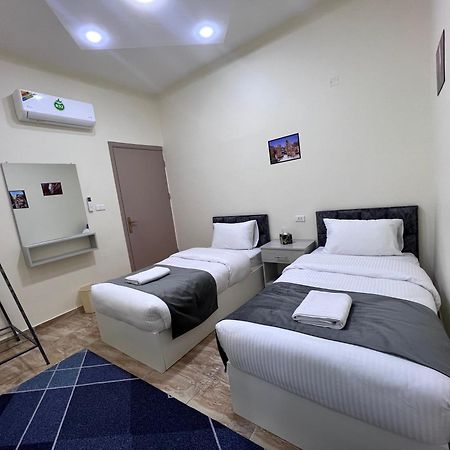 Z3 Hostel Wadi Musa Exterior photo